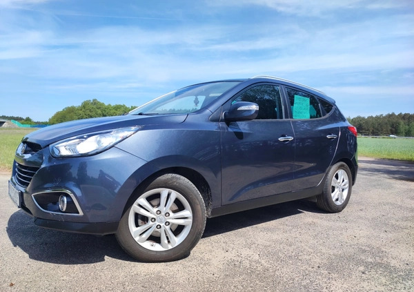 Hyundai ix35 cena 41000 przebieg: 202000, rok produkcji 2010 z Malbork małe 137